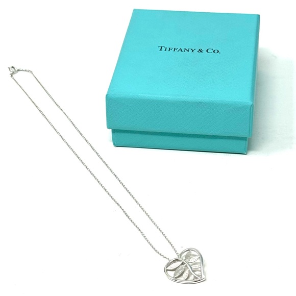 Authentic Tiffany & co. Paloma Picasso Villa Palm Leaf Pendant Necklace. - Picture 13 of 13